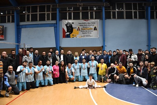 Kaymakam/Belediye Başkan V. Ercan Kayabaşı, Kurumlar Arası Voleybol Turnuvası Final ve Ödül Törenine Katıldı.